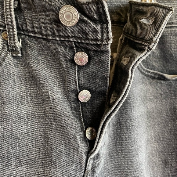 LEVI's Wedgie High Rise Tapered Straight Fit Icon Jeans Washed Black Size 29 - Picture 6 of 15